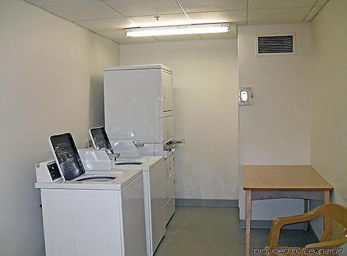 6-benson, Az Hotel