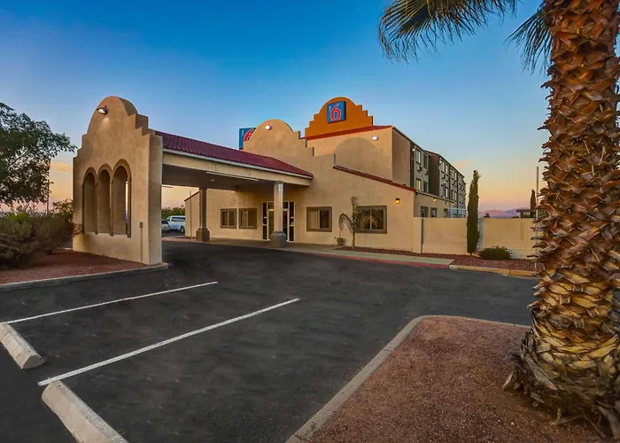 6-benson, Az Hotel 4*