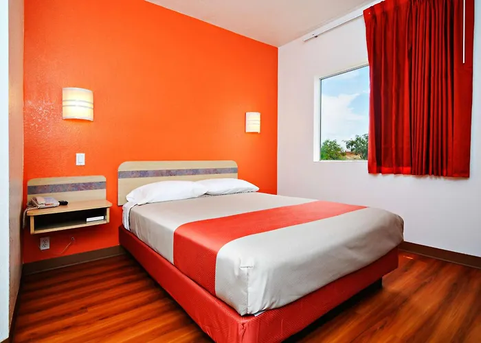 6-benson, Az 4*
